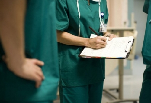 Болници спират плановия прием заради лимитите 