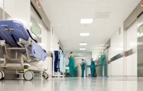 Коронавирусът фалира държавните болници