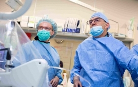 За първи път у нас екипът на проф. Иво Петров имплантира последно поколение TAVI при 52-годишен пациент с високорискова аортна стеноза