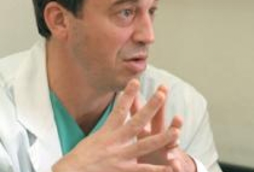 Слухът може да се върне с ендоскопска операция Д-р Иван Йорданов, завеждащ УНГ отделението в УМБАЛ 